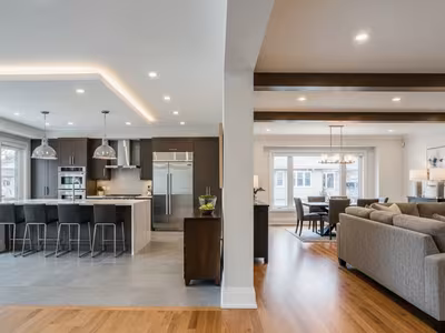 Bulkhead vs Flush Beam in Toronto Open-Concept Renovations: Design Guide