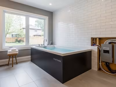 Cold Plunge Electrical Requirements: 120V vs 240V Toronto