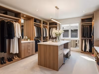 How to Design a Walk-in Closet: 7-Step Toronto Guide